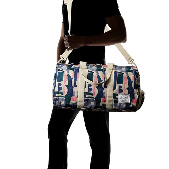 COPY - NWT Herschel matching travel set - Picture 3 of 9